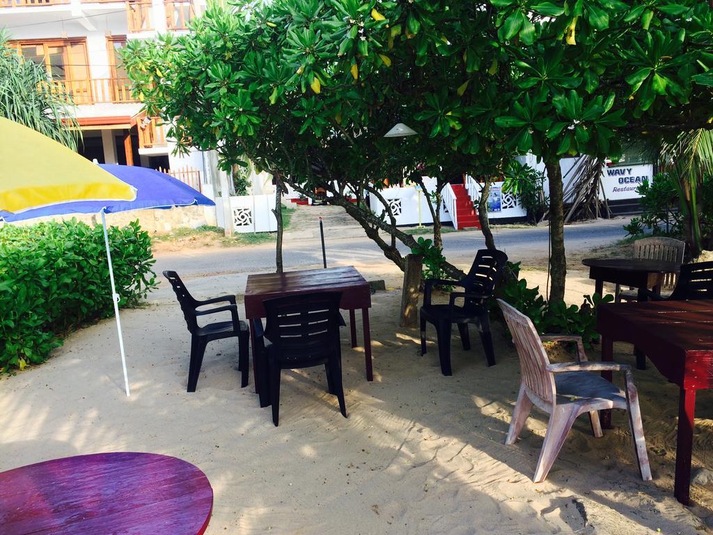 Sea Side Guest House Тангалла Экстерьер фото