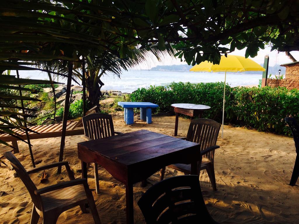 Sea Side Guest House Тангалла Экстерьер фото