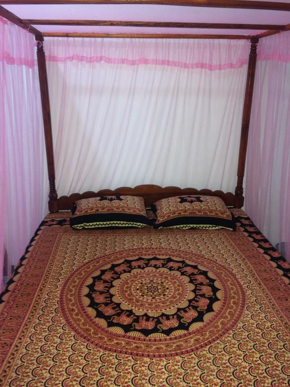 Sea Side Guest House Тангалла Экстерьер фото