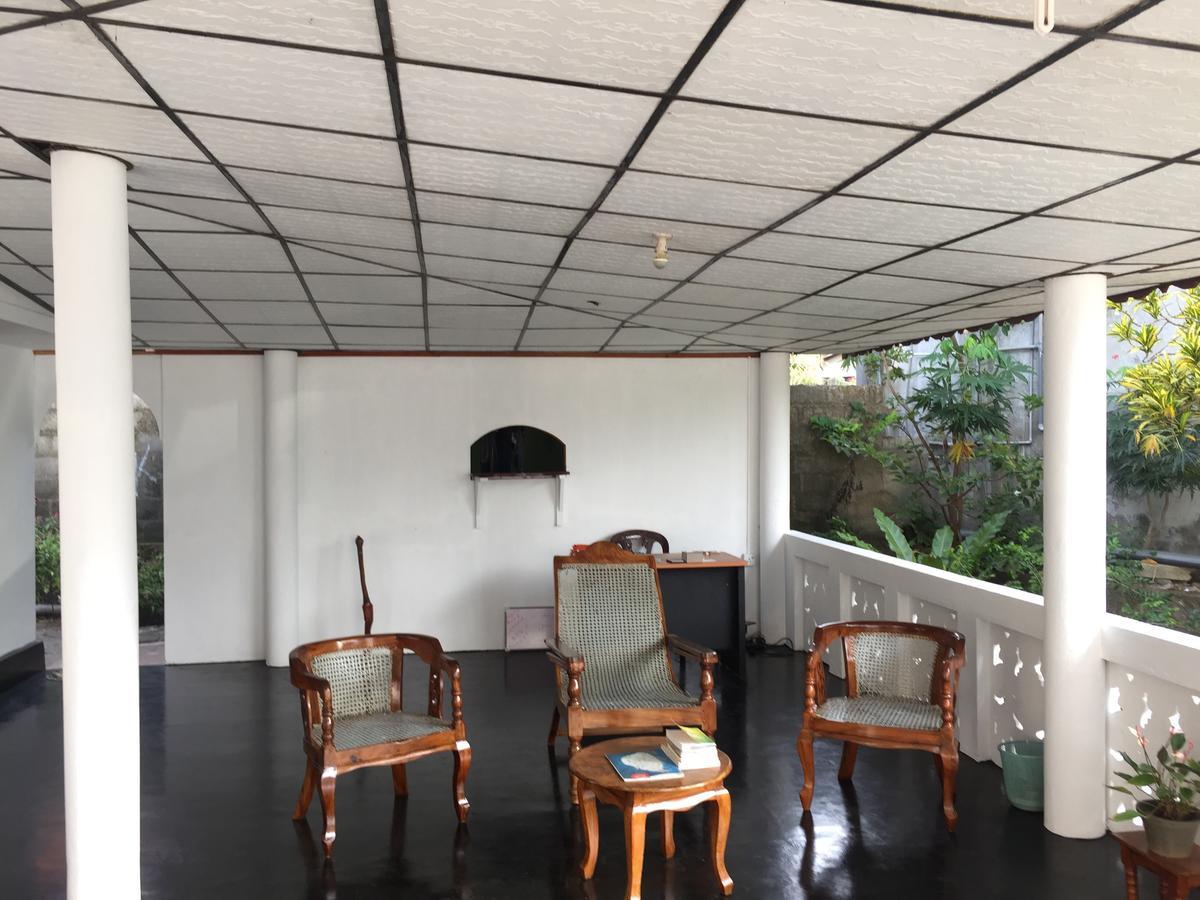 Sea Side Guest House Тангалла Экстерьер фото