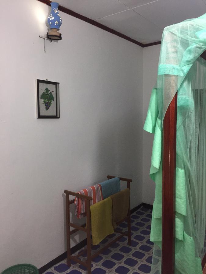 Sea Side Guest House Тангалла Экстерьер фото